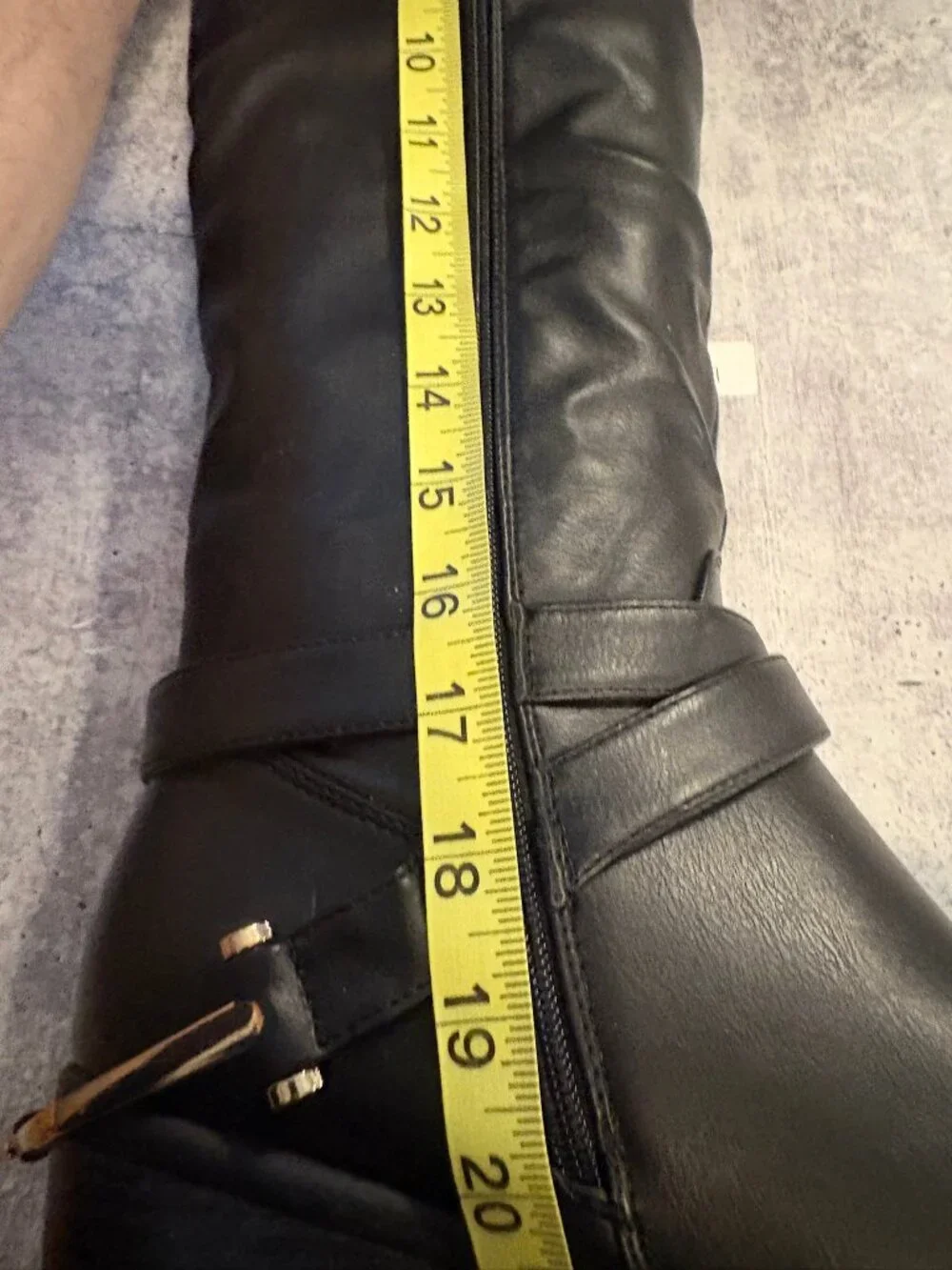 Venus brand ladies knee high riding boots with zipper size 9.5